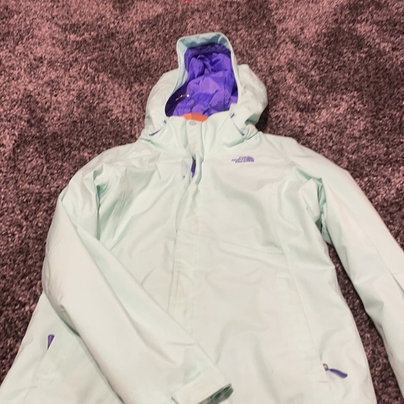 North face winter jacket - Picture 4 of 4